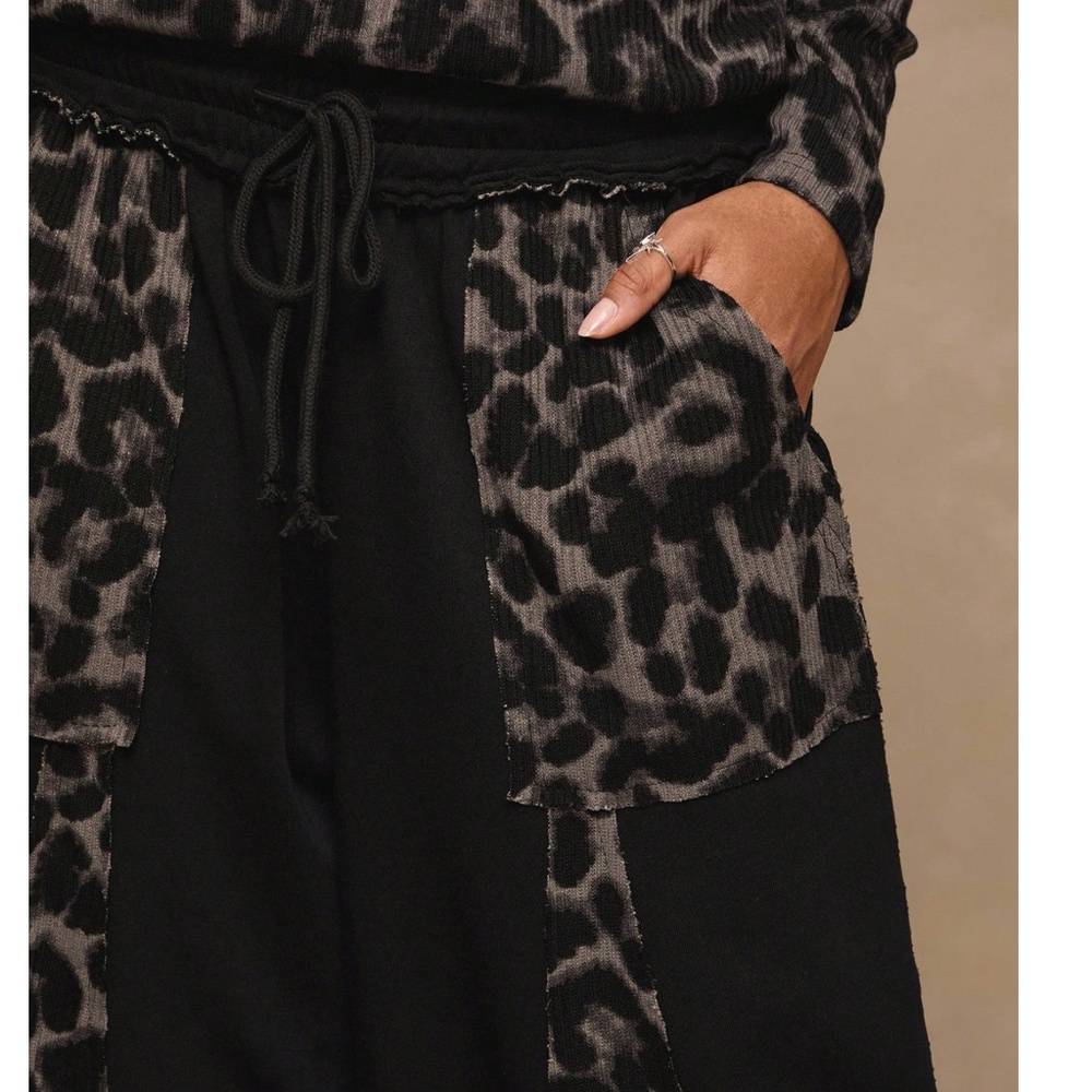 Plus Leopard Print High Waisted Pockets Wide leg Lounge Pants - Picture 3 of 5